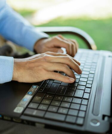 Erros de marketing digital que fazem empresas perderem dinheiro todos os meses